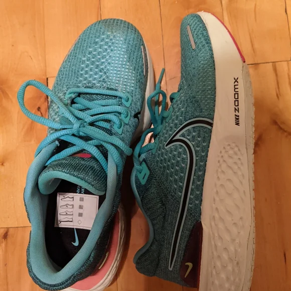 NEW Nike zoom invincible - Picture 2 of 4